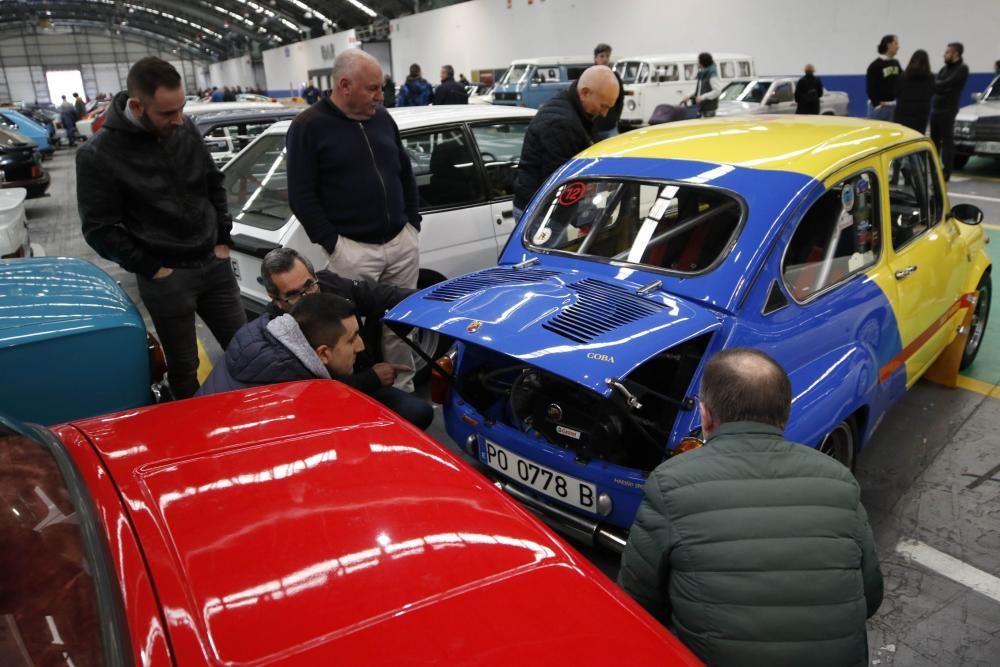 El coche del pasado llega a Vigo. // Alba Villar