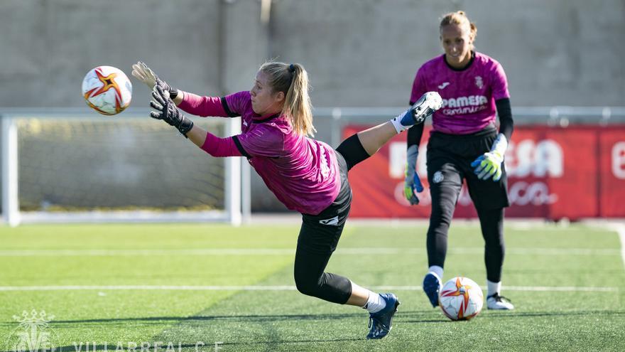 La guardameta Carmen Carbonell explica los secretos del Villarreal femenino ante el Alhama