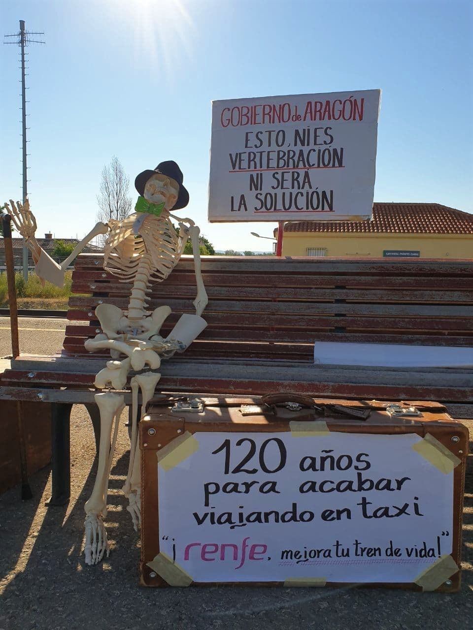 Protestas en las estaciones de Caminreal y Teruel por los acuerdos con los trenes