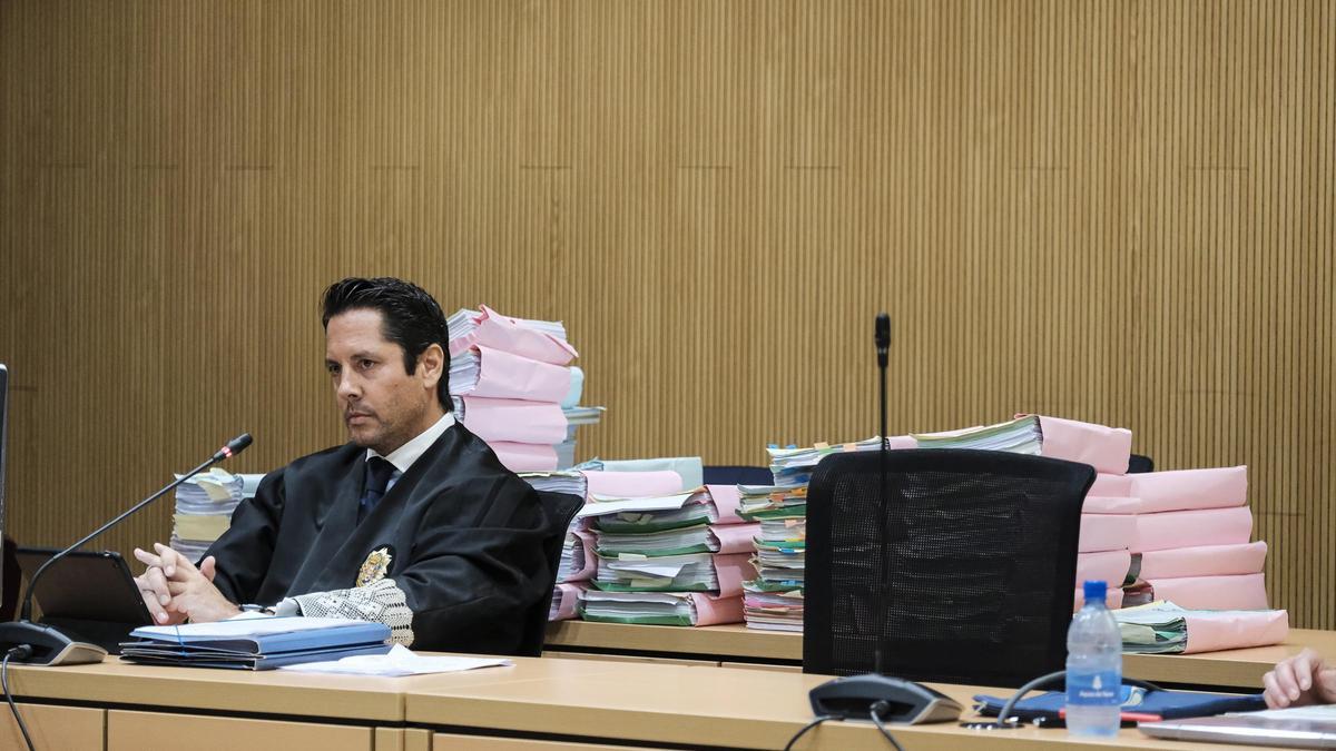El fiscal Javier Ródenas, en el juicio del &#039;caso Jable&#039; que se sigue contra María Isabel Déniz y Dimas Martín, entre otros acusados.