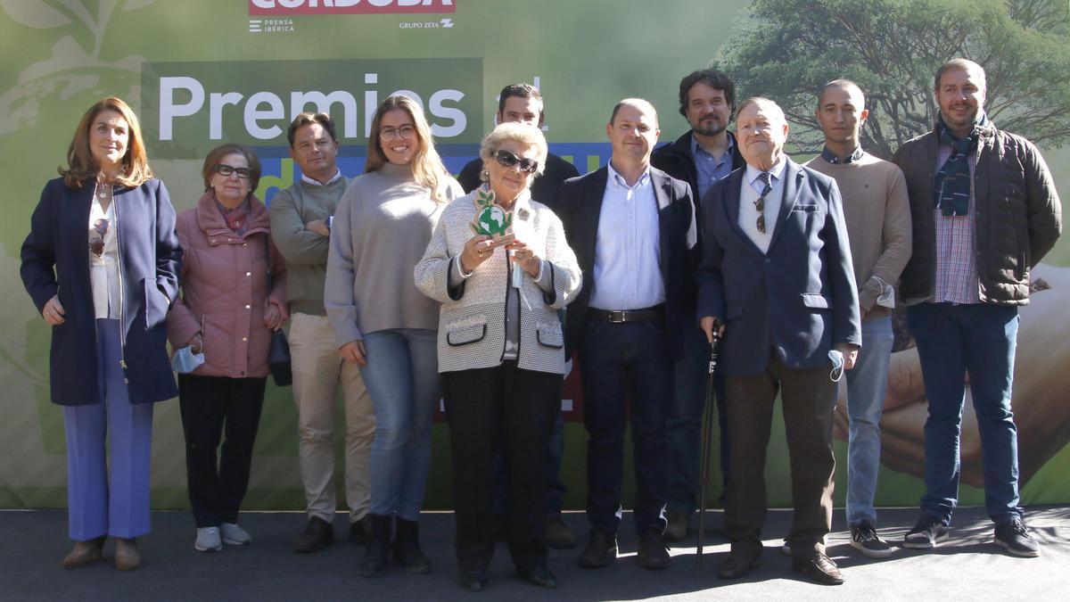 La familia Cantueso casi al completo recogió el galardón.