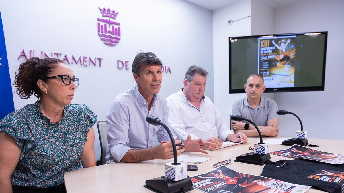 La rueda de prensa-presentación del Nacional de Patinaje Artístico, este lunes en Gandia