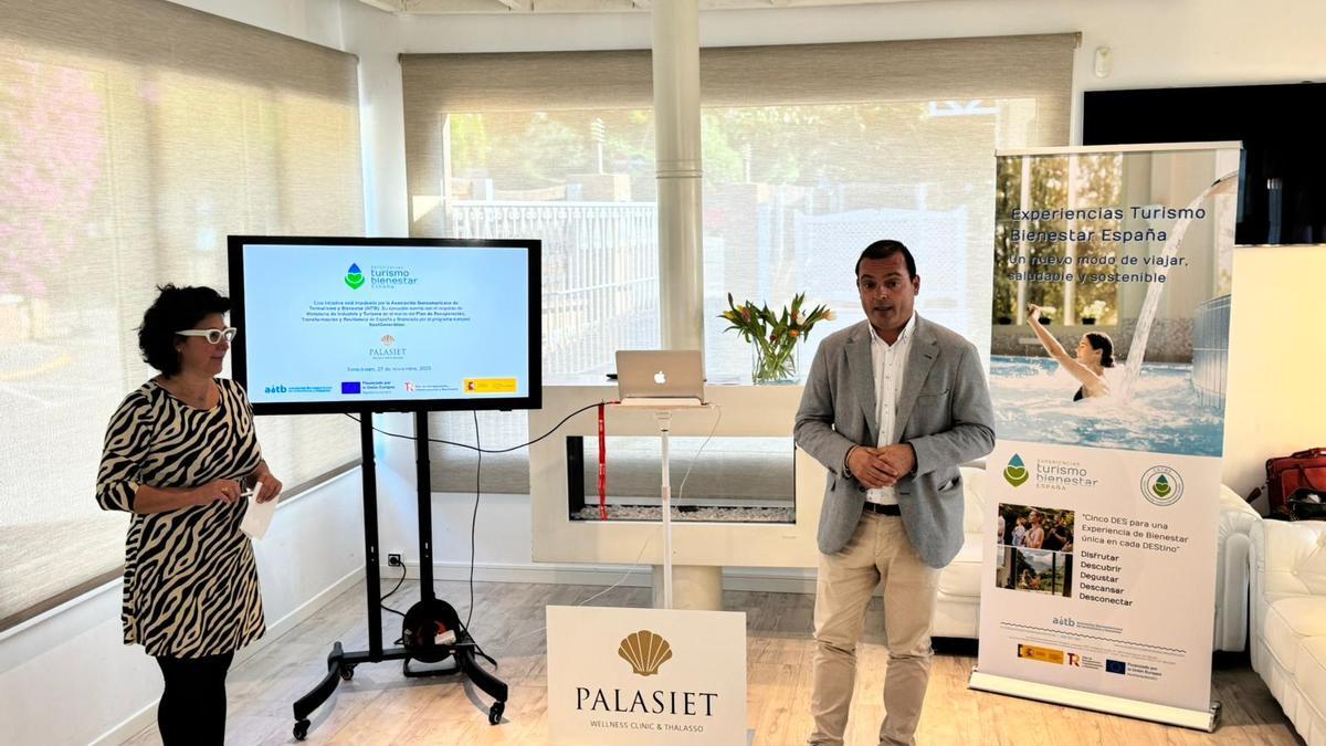 El diputado provincial de Turismo durante la presentación.