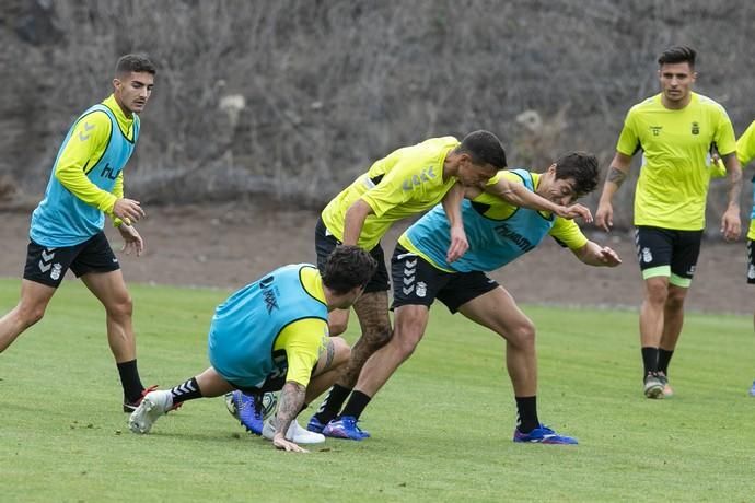 12.11.19. Las Palmas de Gran Canaria.Fútbol segunda división temporada 2019/20. Entrenamiento de la UD Las Palmas en la Ciudad Deportiva Barranco Seco. Foto: Quique Curbelo  | 12/11/2019 | Fotógrafo: Quique Curbelo