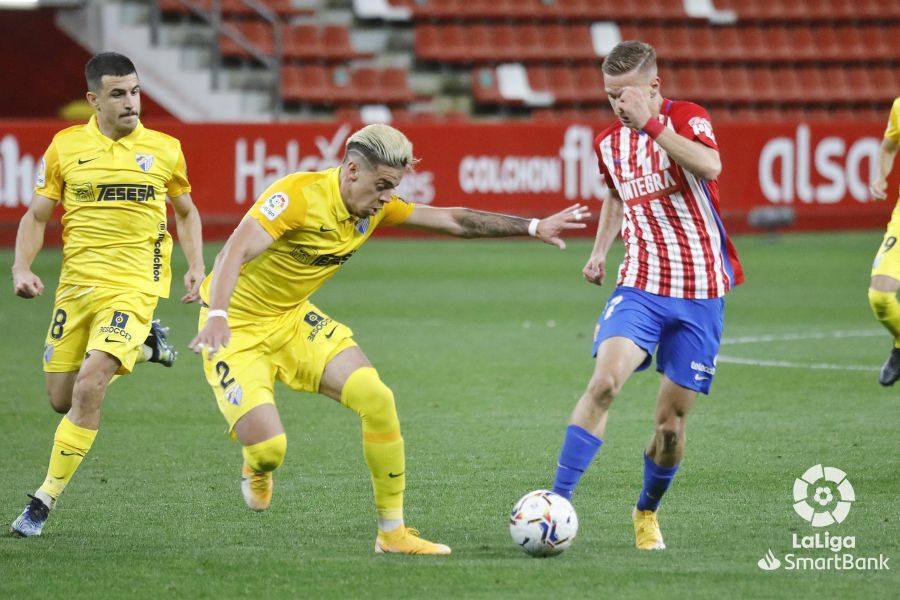 Partido de la Liga Smartbank entre el Sporting y el Málaga CF