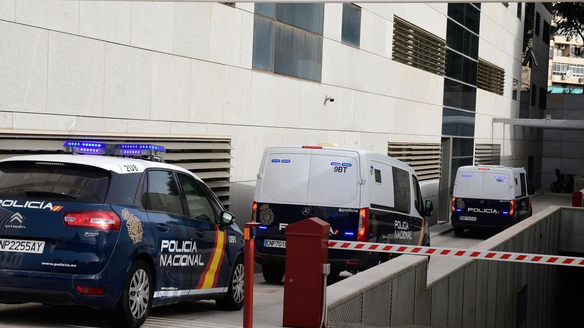 A prisión el hombre acusado de matar a su mujer en Almería tras negarse ...