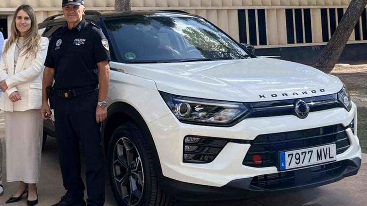 El ya exjefe de la Policía Local de Capdepera, Sebatián Morey, con la alcaldesa Mireia Ferrer.