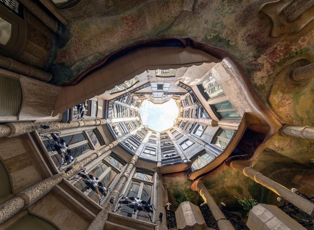 Uno de los patios interiores de La Pedrera.