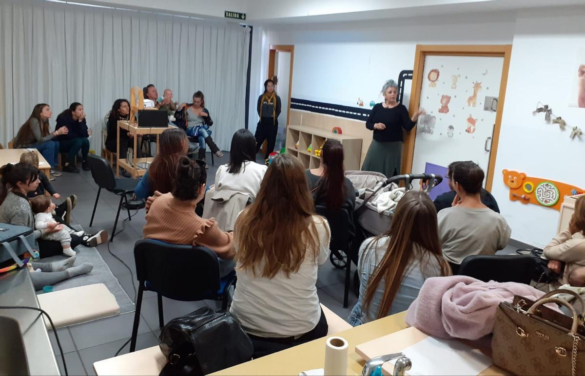 Santa Eulària des Riu impulsa nuevos talleres gratuitos para familias con niños de 0 a 3 años.