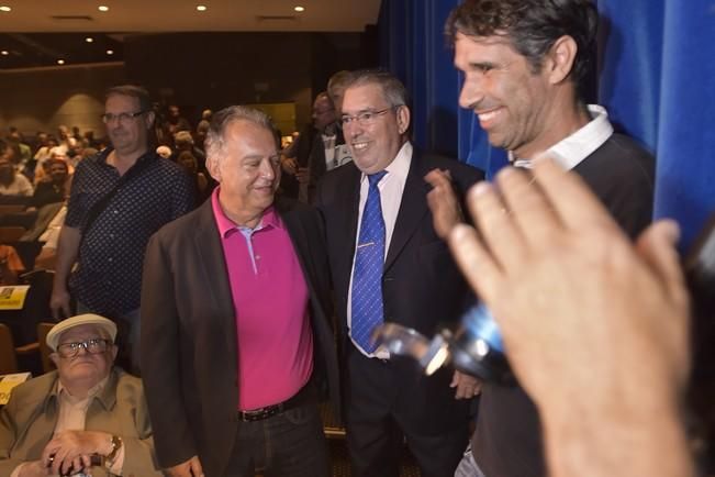 Presentación del libro sobre el entrenador de ...