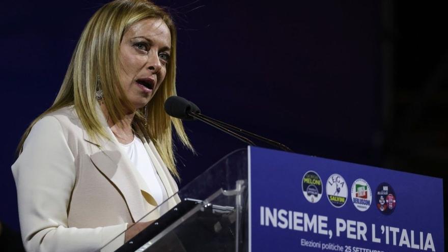 ENCUESTA | ¿Puede afectar el pasado de su padre a Giorgia Meloni, la próxima presidenta de Italia?