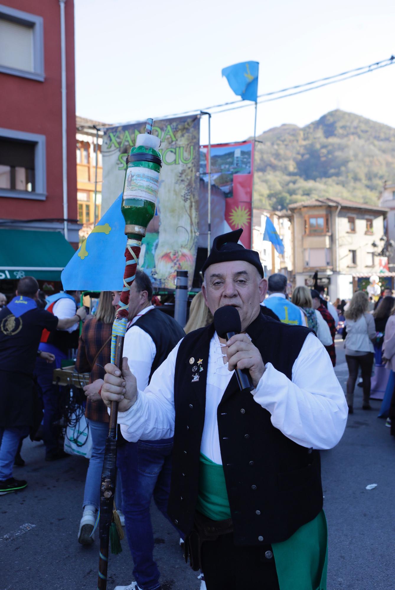 EN IMÁGENES: La localidad allerana de Moreda celebra San Martín, la fiesta de los Humanitarios