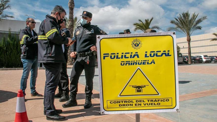 La Policía Local vigila con drones los vertidos de podas y enseres en Orihuela Costa