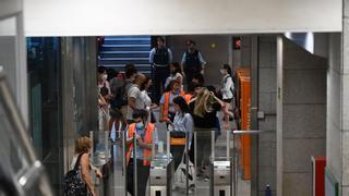 Rodalies, patas arriba: los usuarios se las ingenian para evitar las obras de la Sagrera