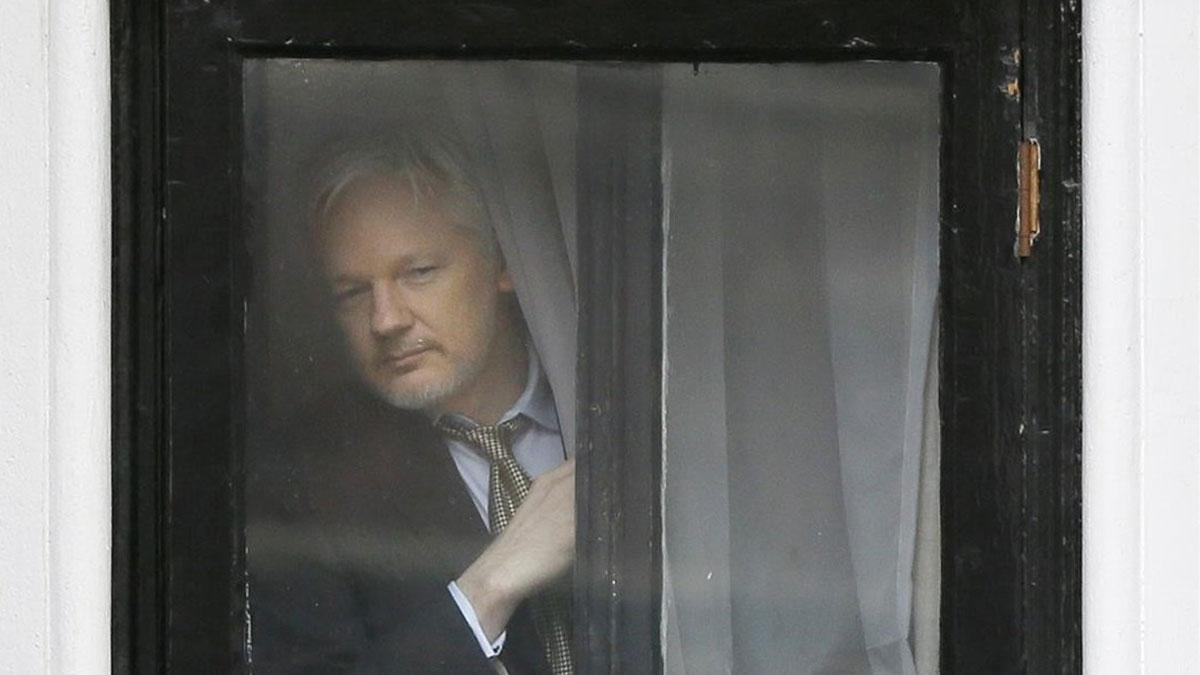 Julian Assange, detenido en la Embajada de Ecuador en Londres