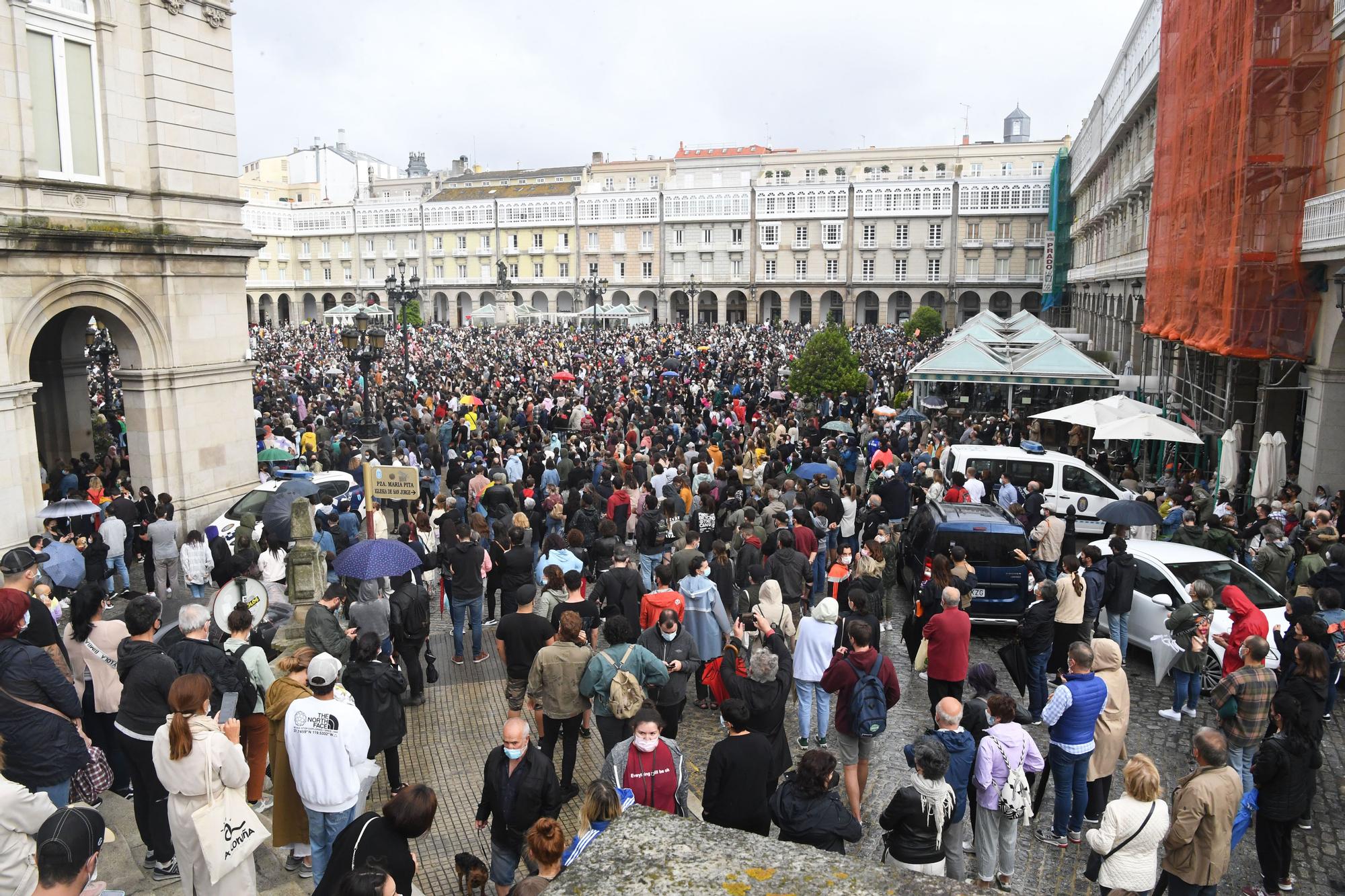 Concentración en María Pita para condenar el crimen del joven Manuel Luiz.