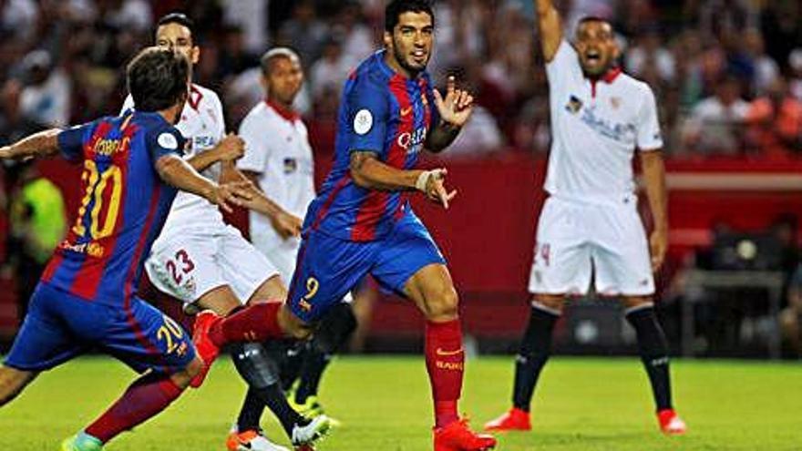 Partido de Supercopa entre el Sevilla y el Barcelona.