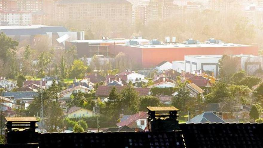 La colonia de chalés de El Pisón y el recinto de la Feria de Muestras, en una imagen tomada desde La Providencia.