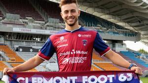 Oriol Busquets ya luce la camiseta del Clermont