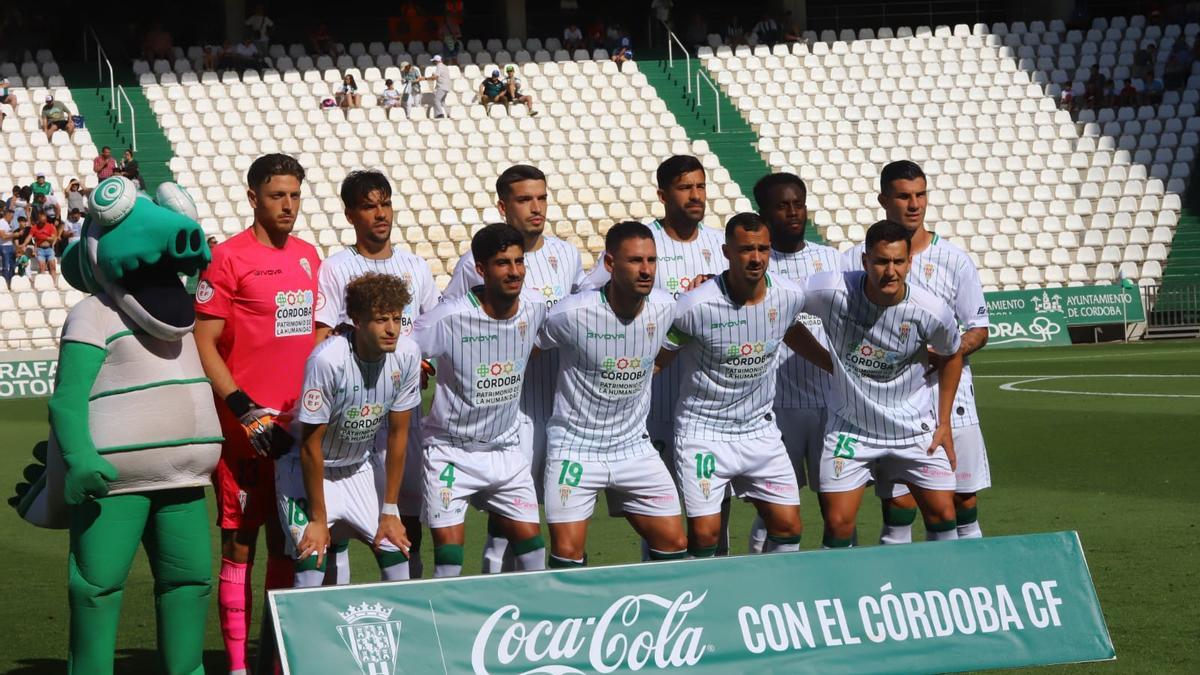 Equipo titular del Córdoba CF que se enfrentó al San Fernando en El Arcángel, este domingo.