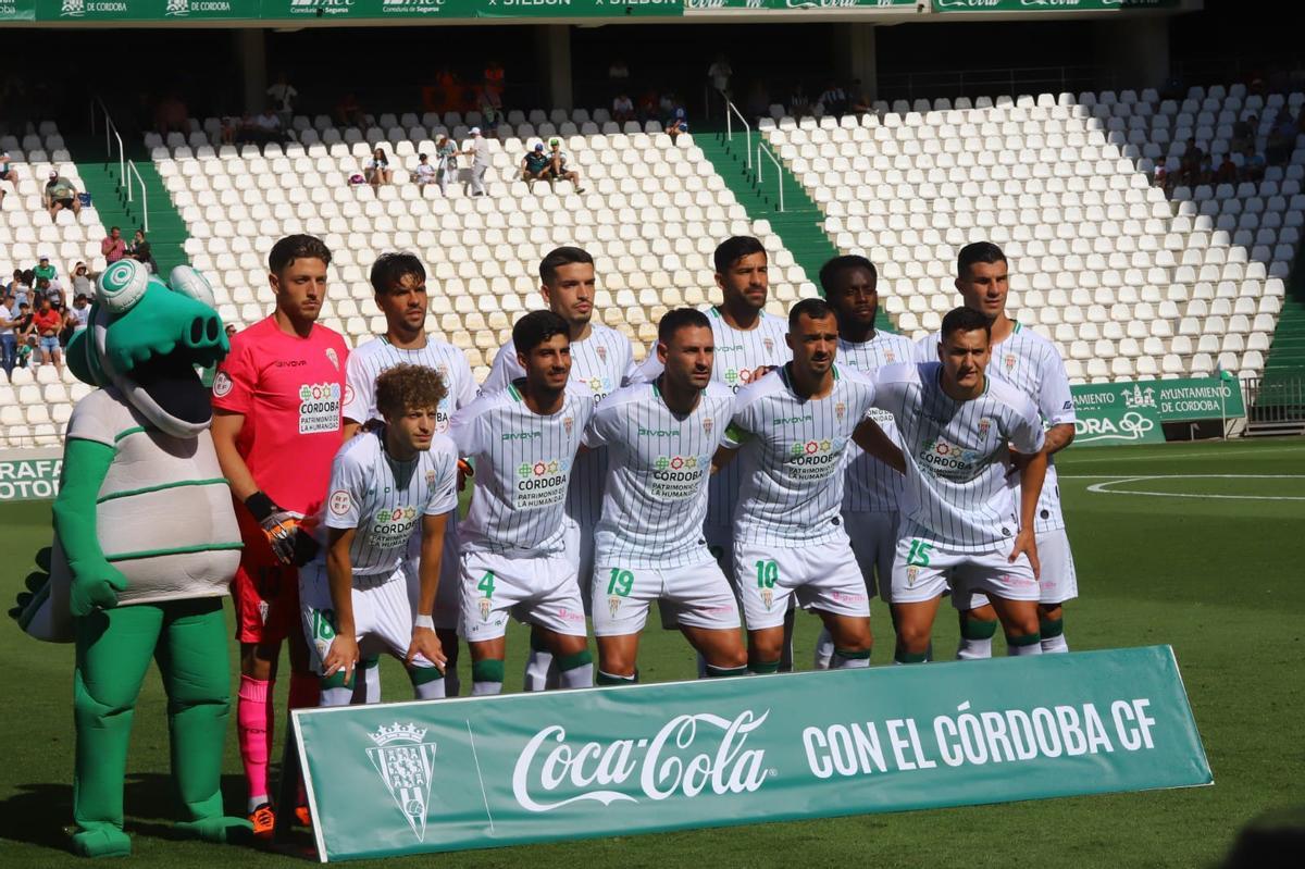 Equipo titular del Córdoba CF que se enfrentó al San Fernando en El Arcángel, este domingo.