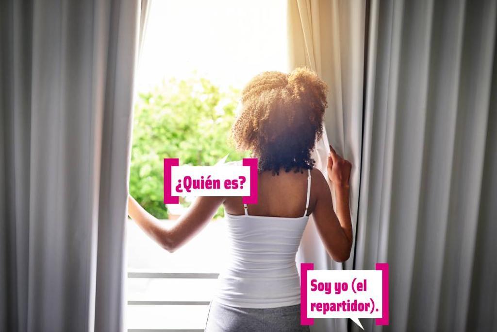 Mujer esperando al repartidor