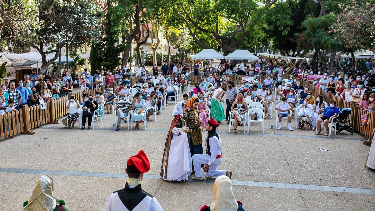  La Colla de sa Bodega, durante su actuación en la Feria de Artesanía de s’Alamera.