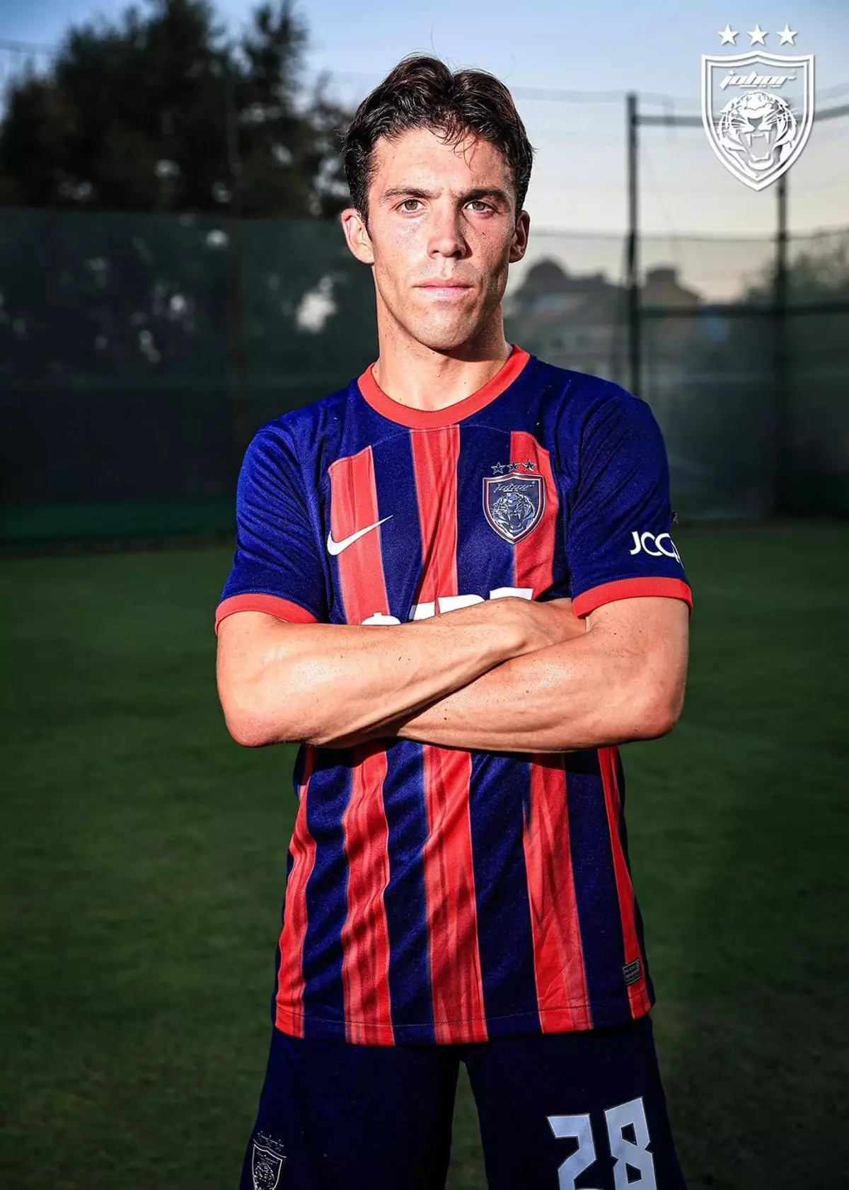 Pinatar da la bienvenida a Nacho Méndez: el guiño español del Johor al ex jugador del Sporting