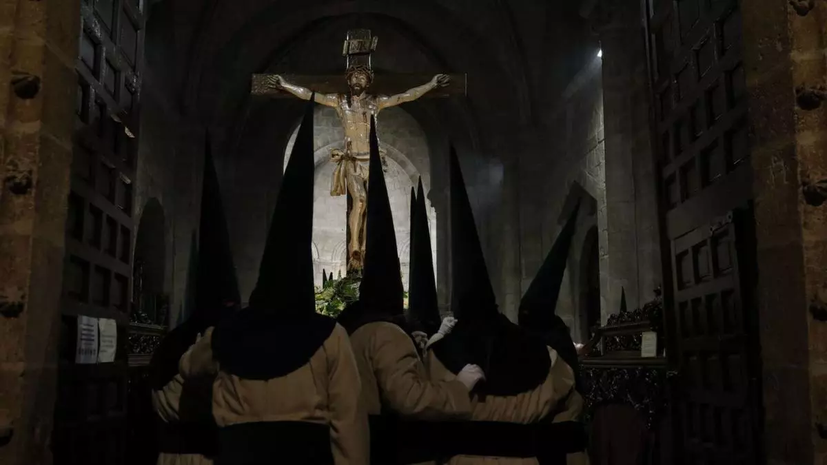 La procesión de las Siete Palabras amplifica el mensaje de las últimas palabras de Jesús
