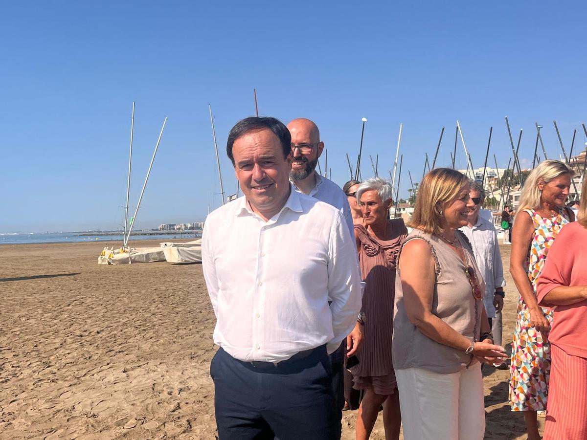 Galeria: Pérez Llorca visita la Escola de la Mar de Benicàssim y destaca la apuesta por el ocio educativo este verano