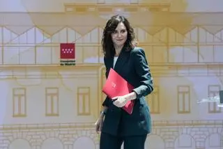 Ayuso defiende al consejero que dijo que el calor en las aulas puede ser "fuente de inspiración" y habla de "refriega" política