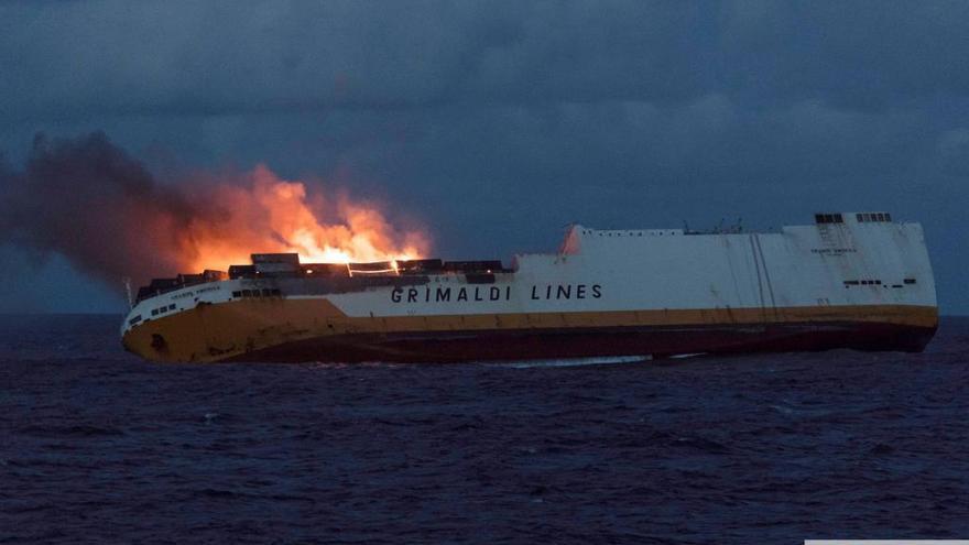 Desactivado el plan de emergencia por los vertidos de fuel del &quot;Grande América&quot;