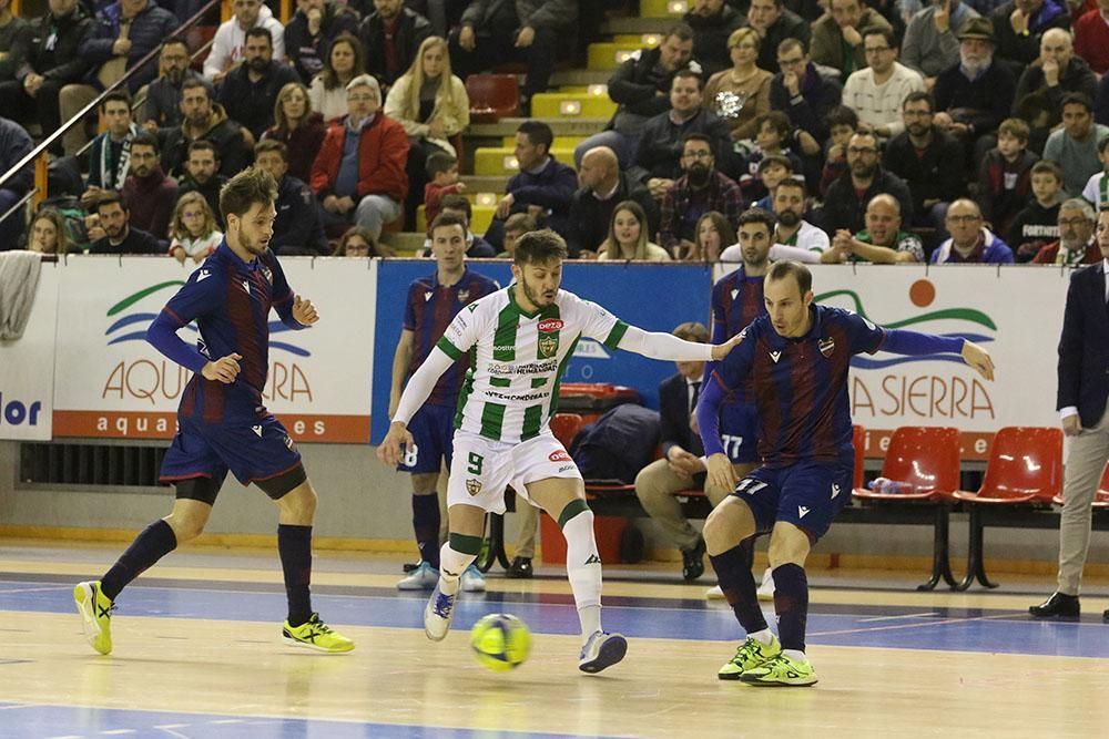 Imágenes del partido Córdoba Patrimonio-Levante, de Fútbol Sala