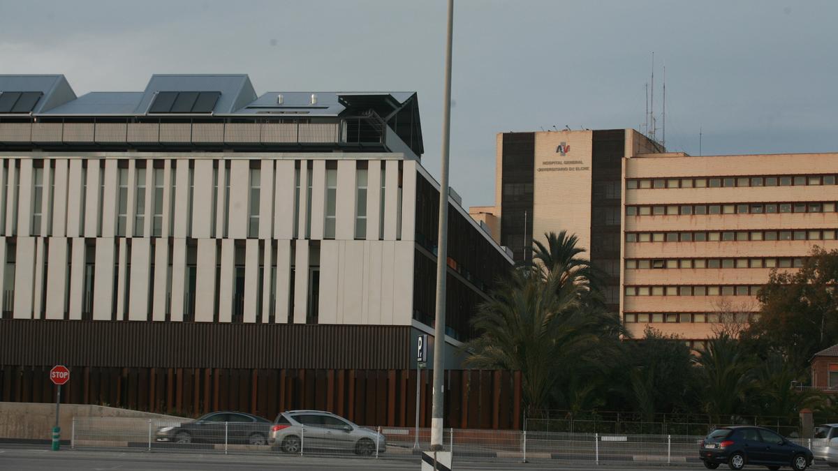 Fachada del Hospital General de Elche