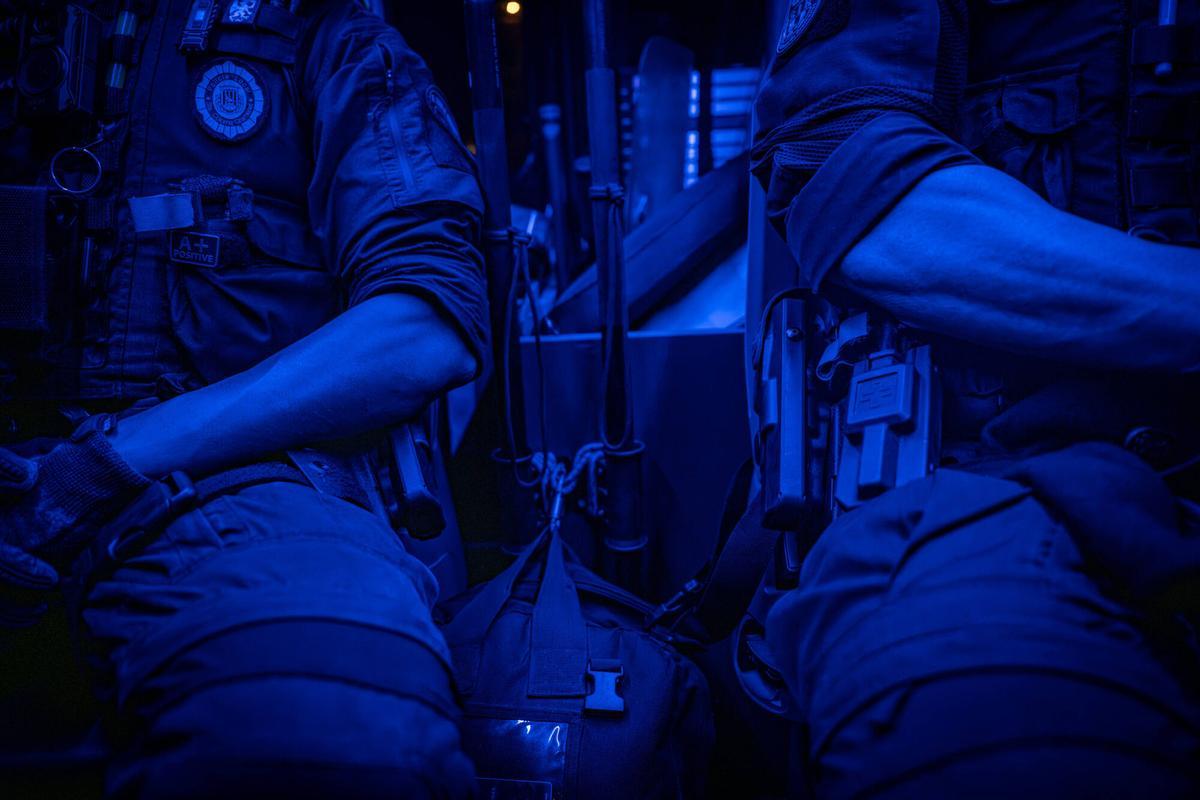 Dos agentes de la Unitat de Suport i Intervenció Ràpida (USIR) de la Policia Local de Santa Coloma de Gramenet, creada en 2020 bajo la alcaldía de Núria Parlon