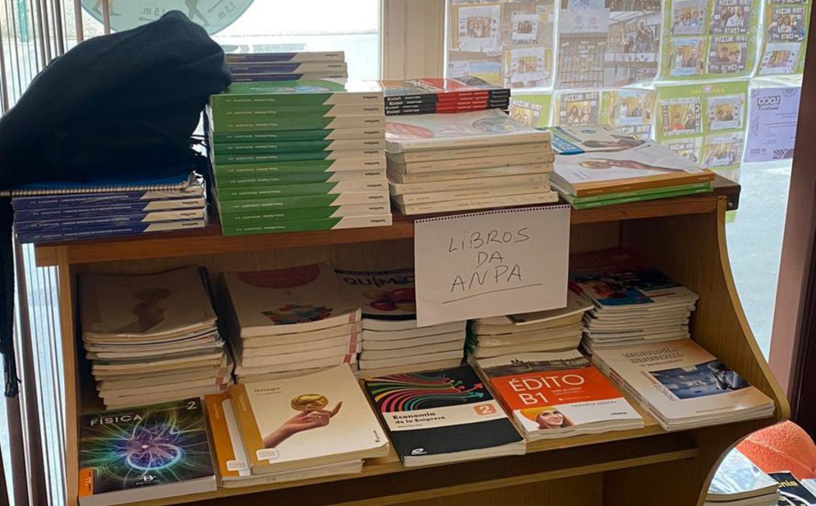 Libros de bachillerato comprados por la ANPA del IES Laxeiro.