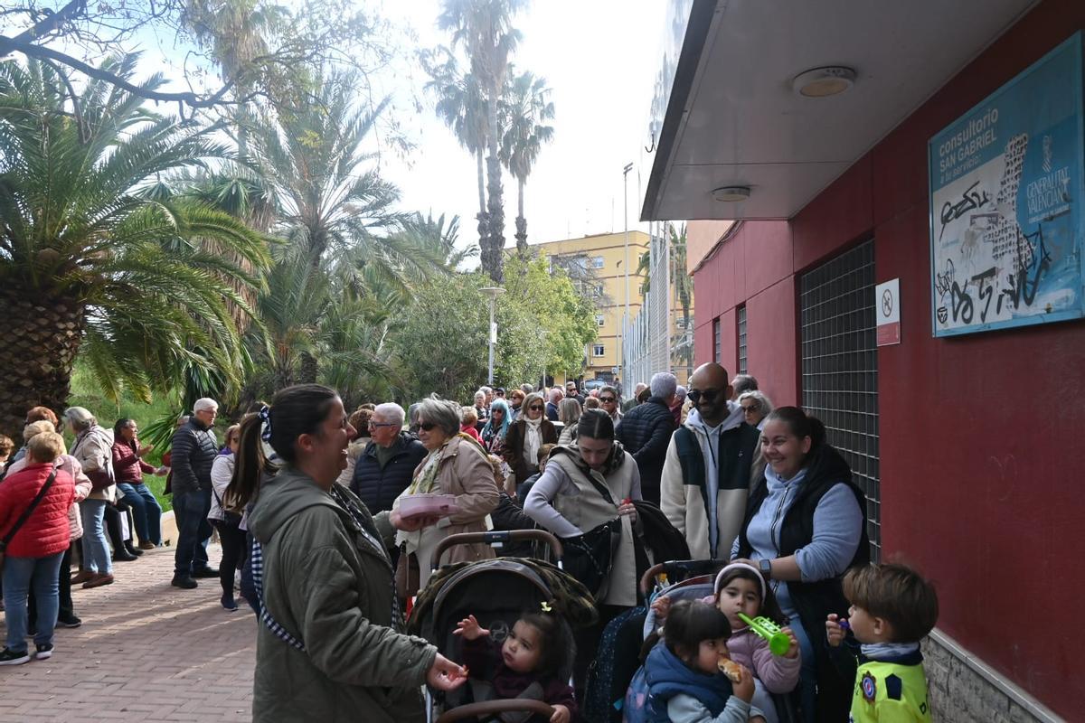 Los vecinos de San Gabriel piden de nuevo un quinto médico para el barrio