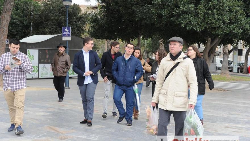 Peregrinación de jóvenes cofrades a la Luz