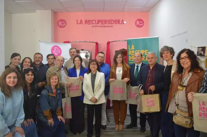 Proyecto Abraham abre su primera tienda de ropa de segunda mano en Murcia