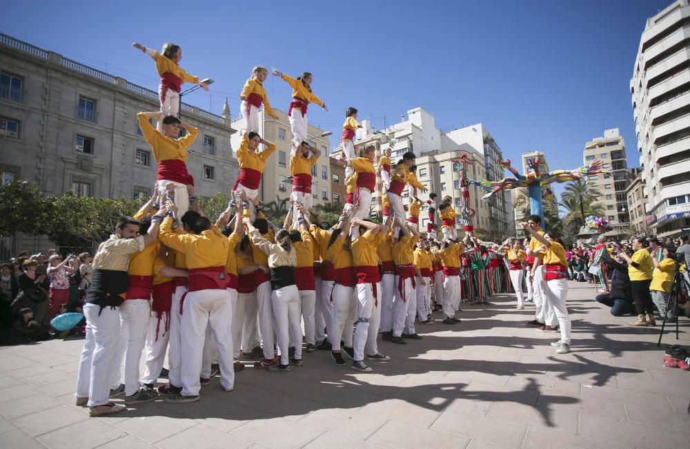 La conlloga de Castelló realiza la primera muixeranga de cinco alturas