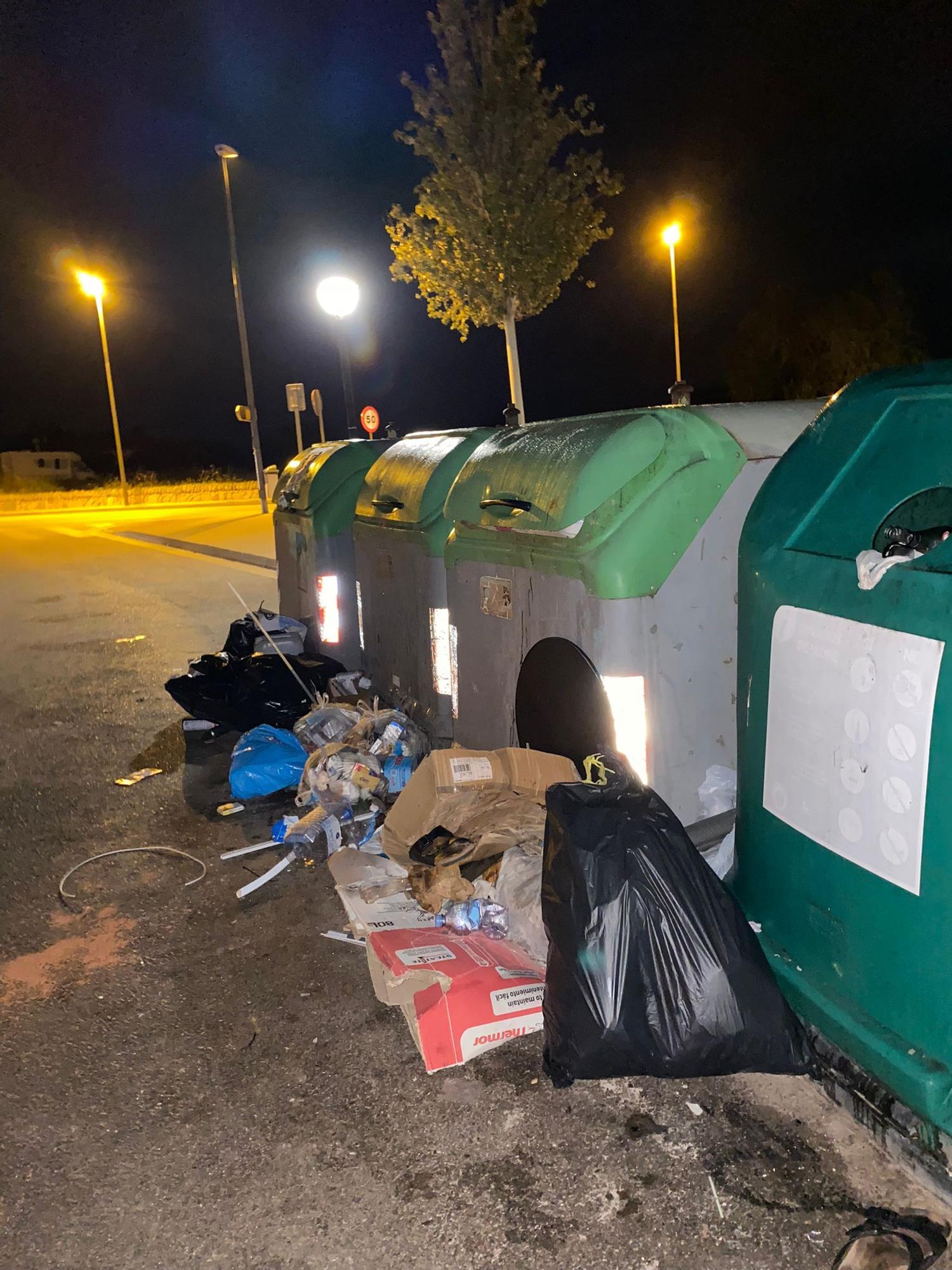 Queman contenedores en Santanyí que se ve obligado a asumir la retirada de basura