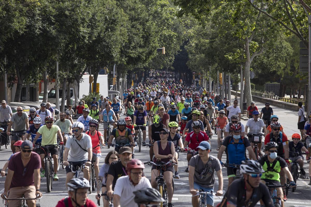 La fiesta de la bicicleta regresa a las calles de Barcelona con la Bicicletada.