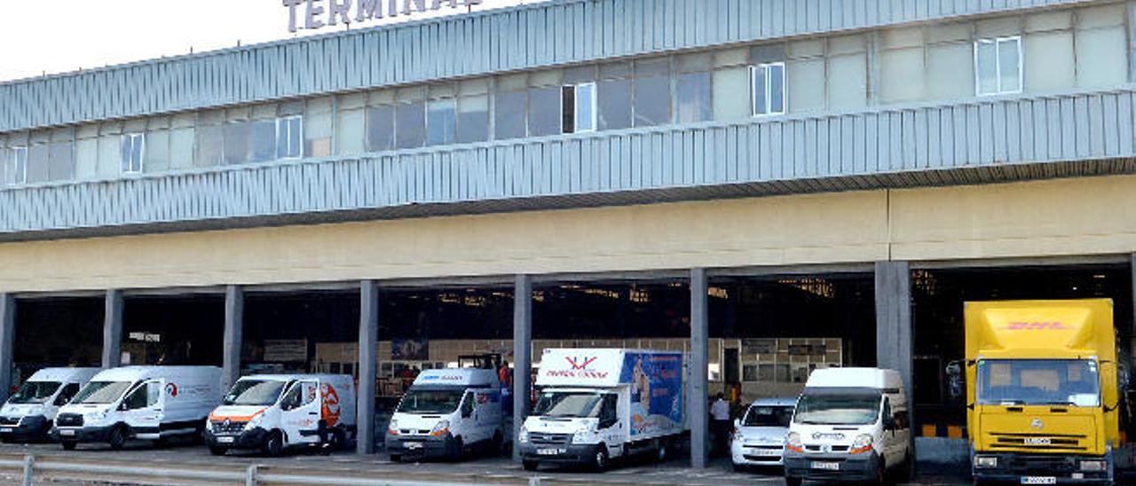 Terminal de carga en el aeropuerto de Gran Canaria