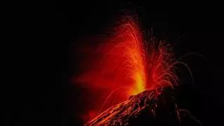 El volcán de Fuego entra en erupción en Guatemala