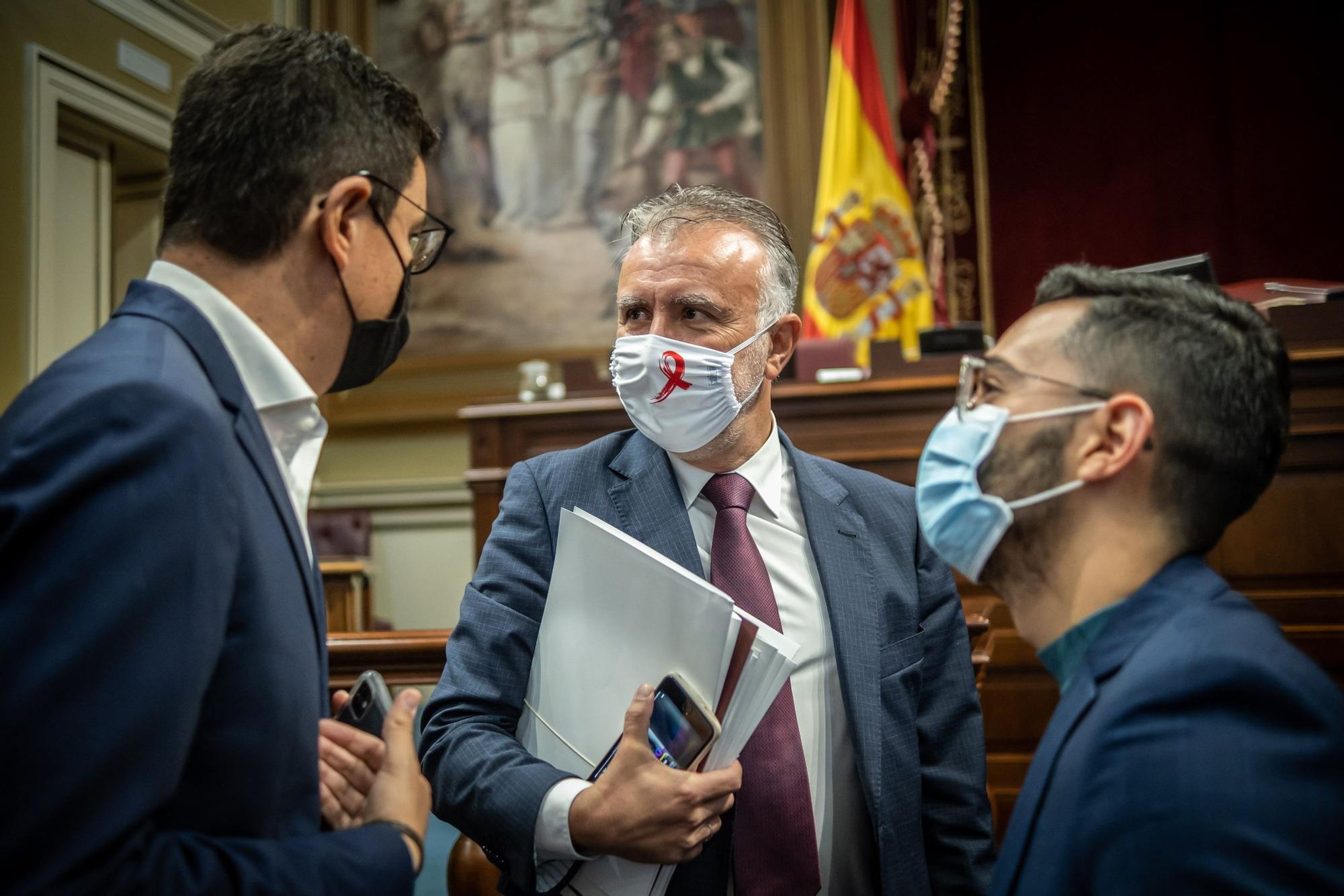 Pleno del Parlamento de Canarias celebrado el 1 de diciembre de 2020