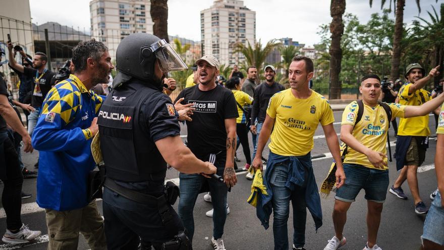 Ambiente previo del playoff entre CD Tenerife-UD Las Palmas