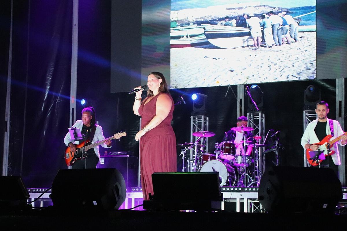 Gala de cantantes del municipio de Yaiza por las fiestas del Carmen en Playa Blanca