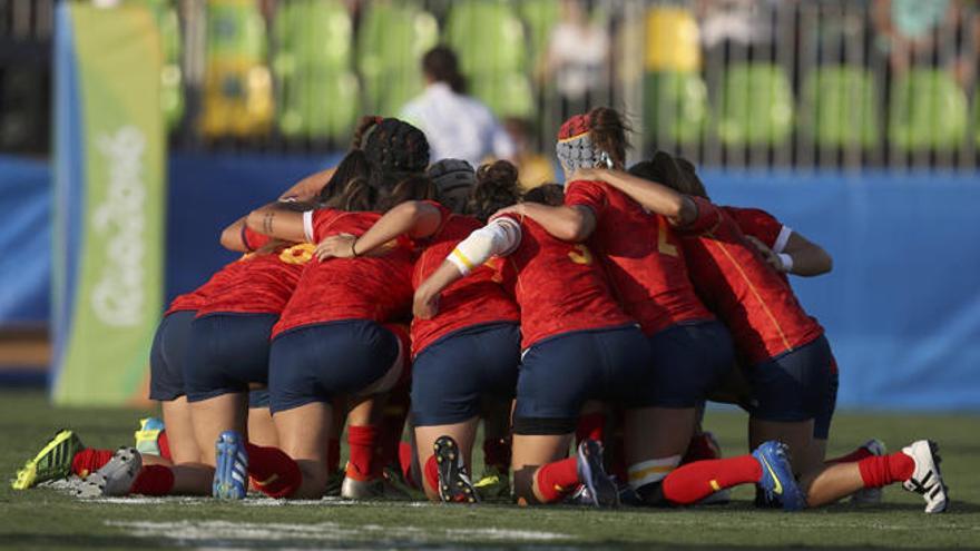 El combinado español de rugby femenino hace piña.