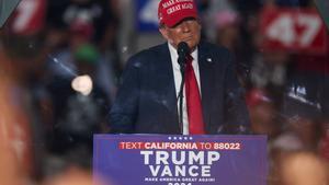 Trump insiste en California, donde se juega la Cámara, en vincular inmigración y crimen