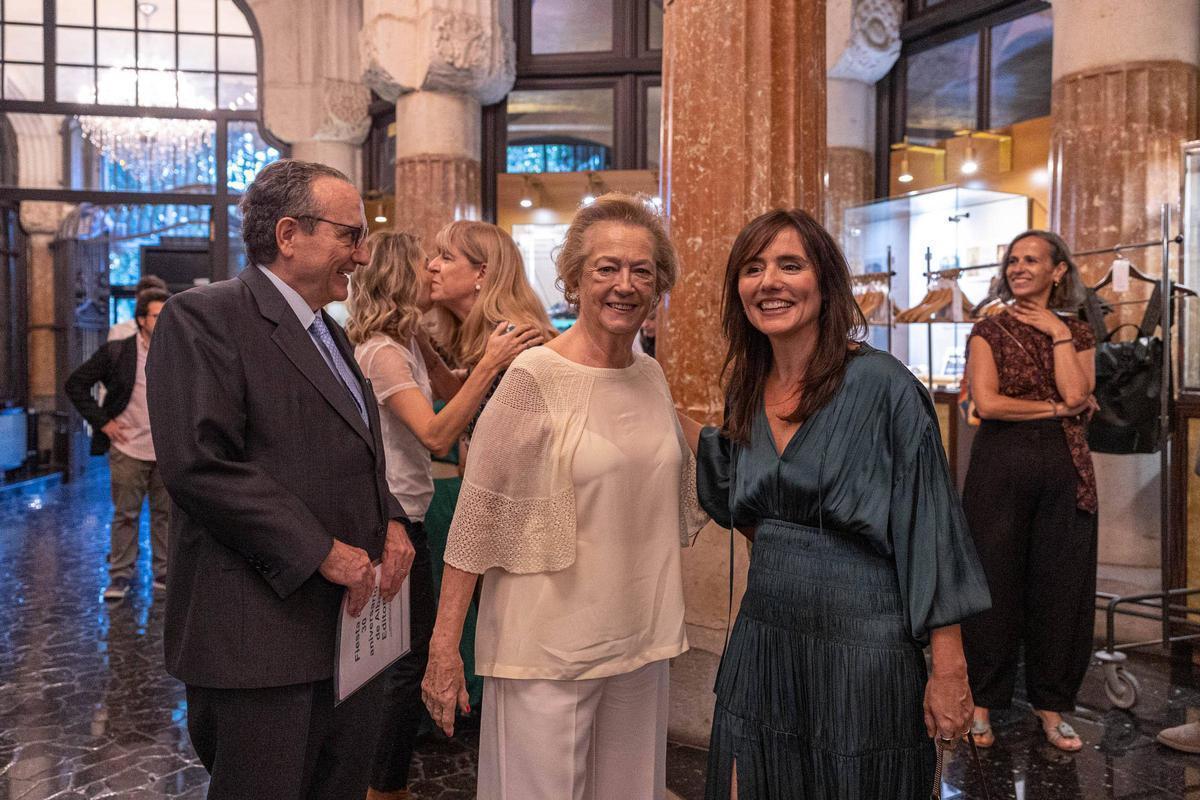 La editorial Alba brinda por sus 30 años. En la foto, el presidente de Prensa Ibérica Javier Moll y la vicepresidenta de Prensa Ibérica Arantza Sarasola.
